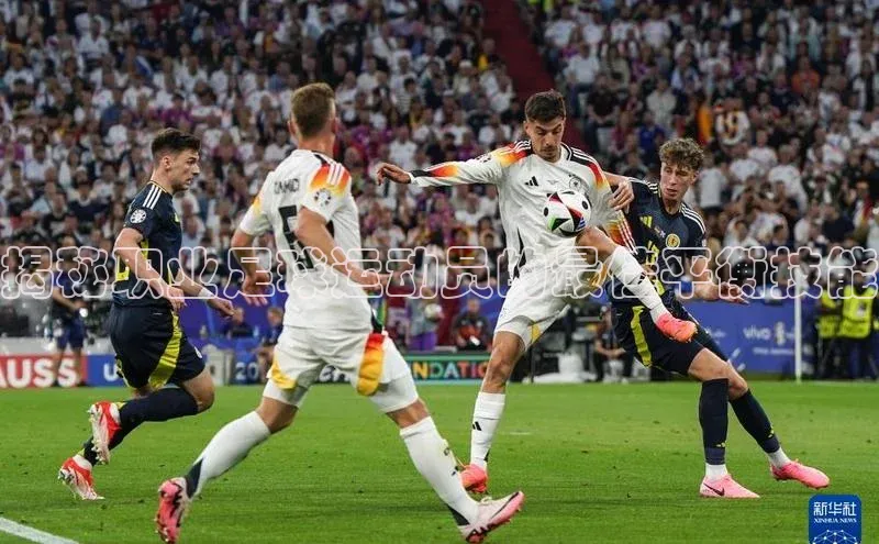 k1体育-十年品牌福石控股揭秘职业足球运动员的最佳平衡技能